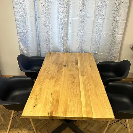 Niya Bourgas * 布尔加斯