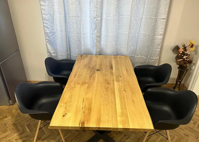 Niya Bourgas * 布尔加斯