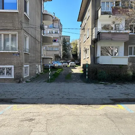 Niya Bourgas Appartement *